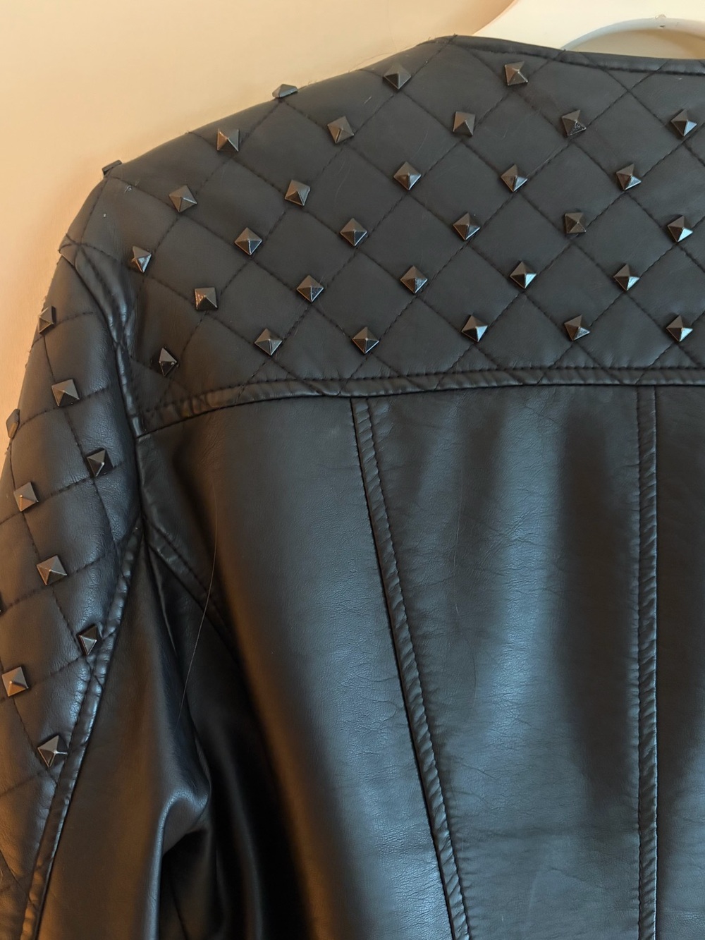 2B Bebe size L black faux leather jacket with studs - Picture 13 of 16